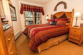 Tenderfoot Lodge by Summit County Mountain Retreats