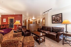 Tenderfoot Lodge by Summit County Mountain Retreats