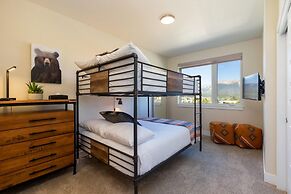 Sail Lofts by Summit County Mountain Retreats