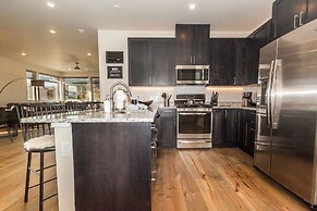 Sail Lofts by Summit County Mountain Retreats