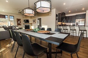 Sail Lofts by Summit County Mountain Retreats