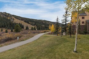Red Hawk Townhome #2327 by Summit County Mountain Retreats
