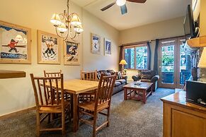 Arapahoe Lodge #8102 by Summit County Mountain Retreats