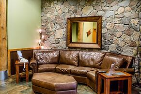 Arapahoe Lodge #8102 by Summit County Mountain Retreats