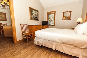 Arapahoe Lodge #8102 by Summit County Mountain Retreats
