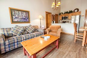 Arapahoe Lodge #8102 by Summit County Mountain Retreats