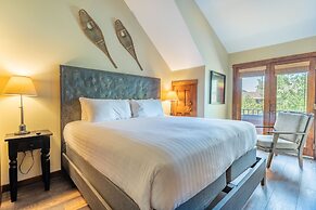 Arapahoe Lodge #8102 by Summit County Mountain Retreats