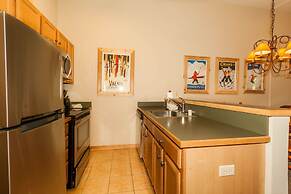 Arapahoe Lodge #8102 by Summit County Mountain Retreats