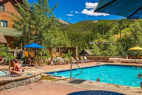 Arapahoe Lodge #8102 by Summit County Mountain Retreats