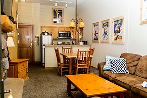 Arapahoe Lodge #8102 by Summit County Mountain Retreats