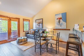 Arapahoe Lodge #8102 by Summit County Mountain Retreats