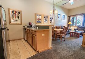 Arapahoe Lodge #8102 by Summit County Mountain Retreats