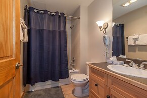 Dakota Lodge by Summit County Mountain Retreats