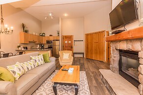 Dakota Lodge by Summit County Mountain Retreats