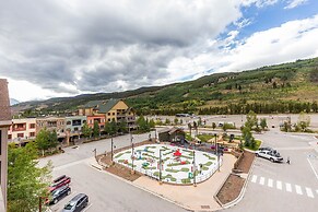 Dakota Lodge by Summit County Mountain Retreats