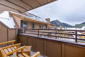 Dakota Lodge by Summit County Mountain Retreats