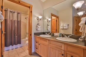 Dakota Lodge by Summit County Mountain Retreats