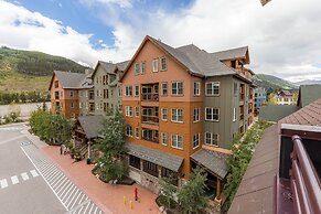 Dakota Lodge by Summit County Mountain Retreats