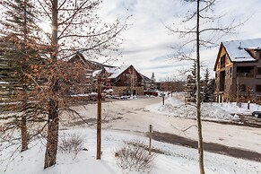 Dakota Lodge by Summit County Mountain Retreats