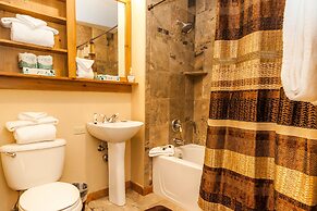 Dakota Lodge by Summit County Mountain Retreats