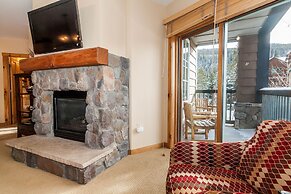 Dakota Lodge by Summit County Mountain Retreats