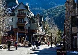 Dakota Lodge by Summit County Mountain Retreats