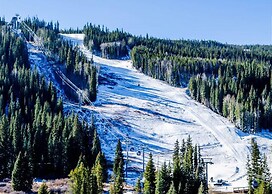 Dakota Lodge by Summit County Mountain Retreats