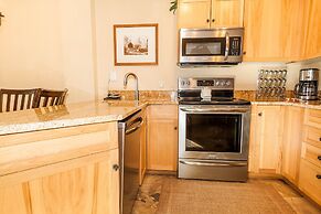 Dakota Lodge by Summit County Mountain Retreats