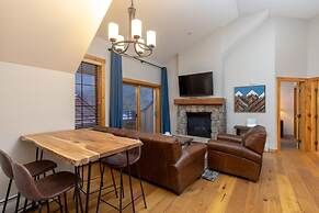 Dakota Lodge by Summit County Mountain Retreats