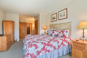 Dakota Lodge by Summit County Mountain Retreats