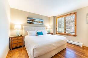 Dakota Lodge by Summit County Mountain Retreats