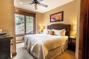 Crystal Peak Lodge by Summit County Mountain Retreats