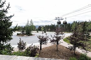 Crystal Peak Lodge by Summit County Mountain Retreats