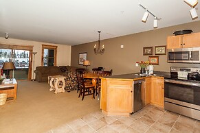 Buffalo Lodge by Summit County Mountain Retreats