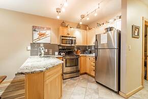 Buffalo Lodge by Summit County Mountain Retreats