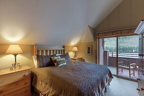 Buffalo Lodge by Summit County Mountain Retreats