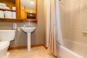 Buffalo Lodge by Summit County Mountain Retreats