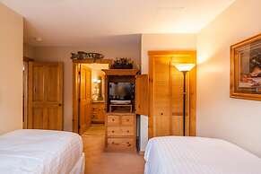 Buffalo Lodge by Summit County Mountain Retreats