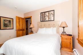 Buffalo Lodge by Summit County Mountain Retreats