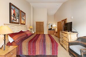 Buffalo Lodge by Summit County Mountain Retreats