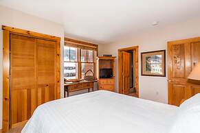 Buffalo Lodge by Summit County Mountain Retreats