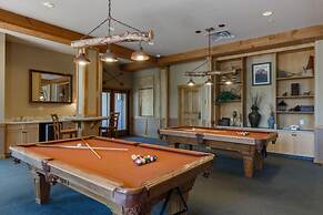 Buffalo Lodge by Summit County Mountain Retreats