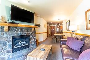 Red Hawk Lodge by Summit County Mountain Retreats