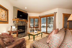 Red Hawk Lodge by Summit County Mountain Retreats