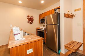 Red Hawk Lodge by Summit County Mountain Retreats