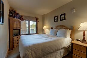 Red Hawk Lodge by Summit County Mountain Retreats