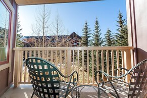 Red Hawk Lodge by Summit County Mountain Retreats