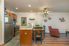 Red Hawk Lodge by Summit County Mountain Retreats