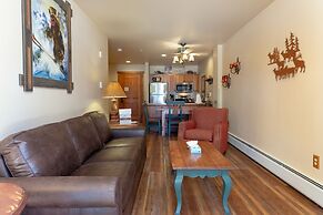 Red Hawk Lodge by Summit County Mountain Retreats