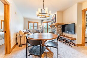 Red Hawk Lodge by Summit County Mountain Retreats